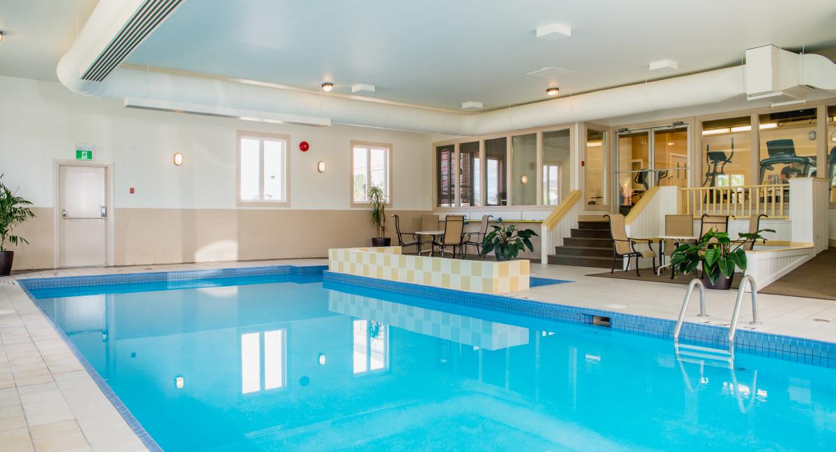Maritime Inns boasts a long list of amenities: indoor pool, restaurant, free wifi, business centre, and more.